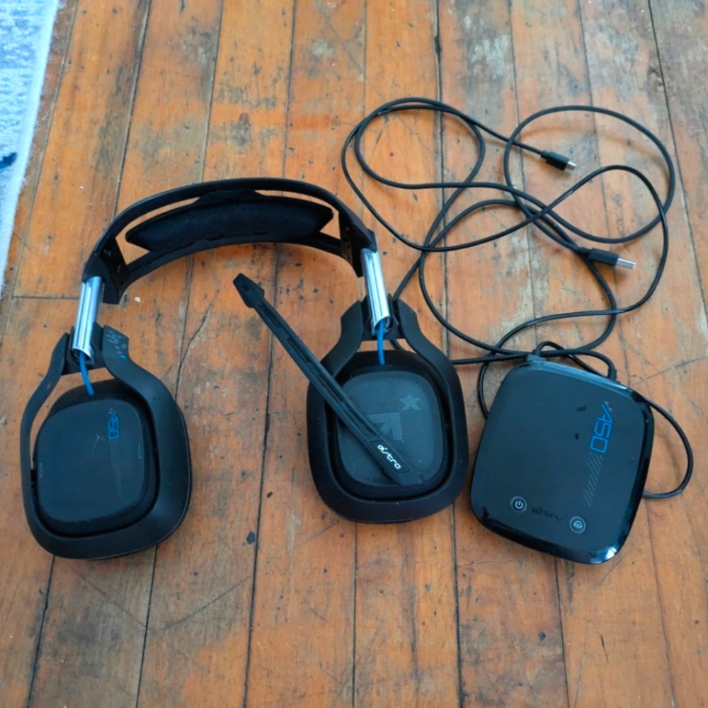 Astro A50 Wireless Gen 1 Gaming Headset with Mix amp